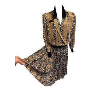 80s 2PC STARINGTON SILK TAN & BLACK ANIMAL & PYTHON PRINTS TOP & PLEATED SKIRT